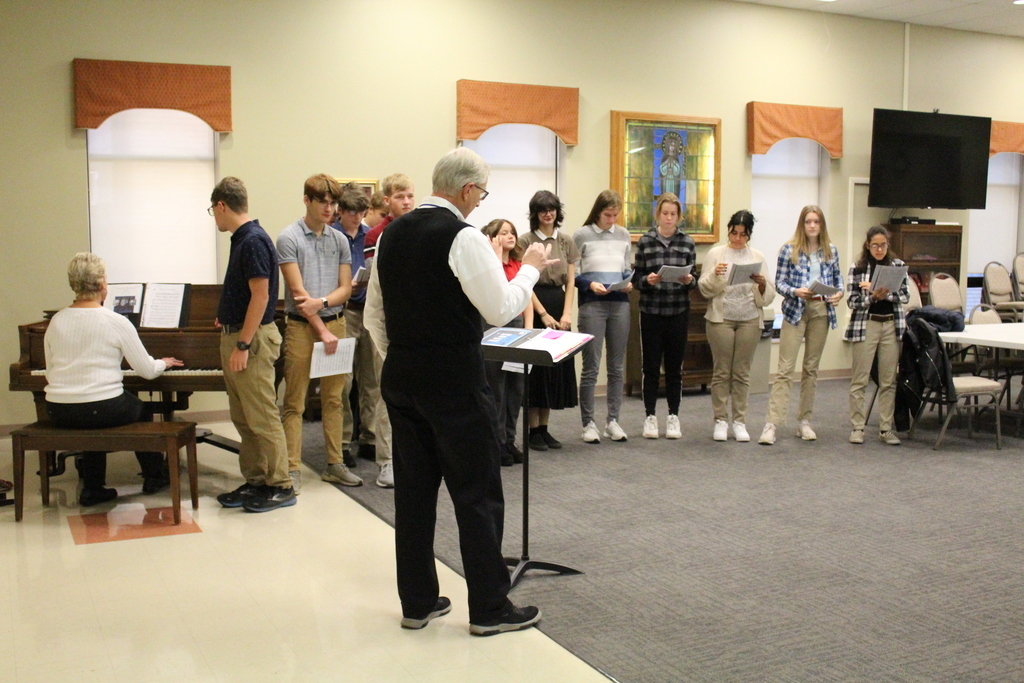6th Grade spends time with veterans