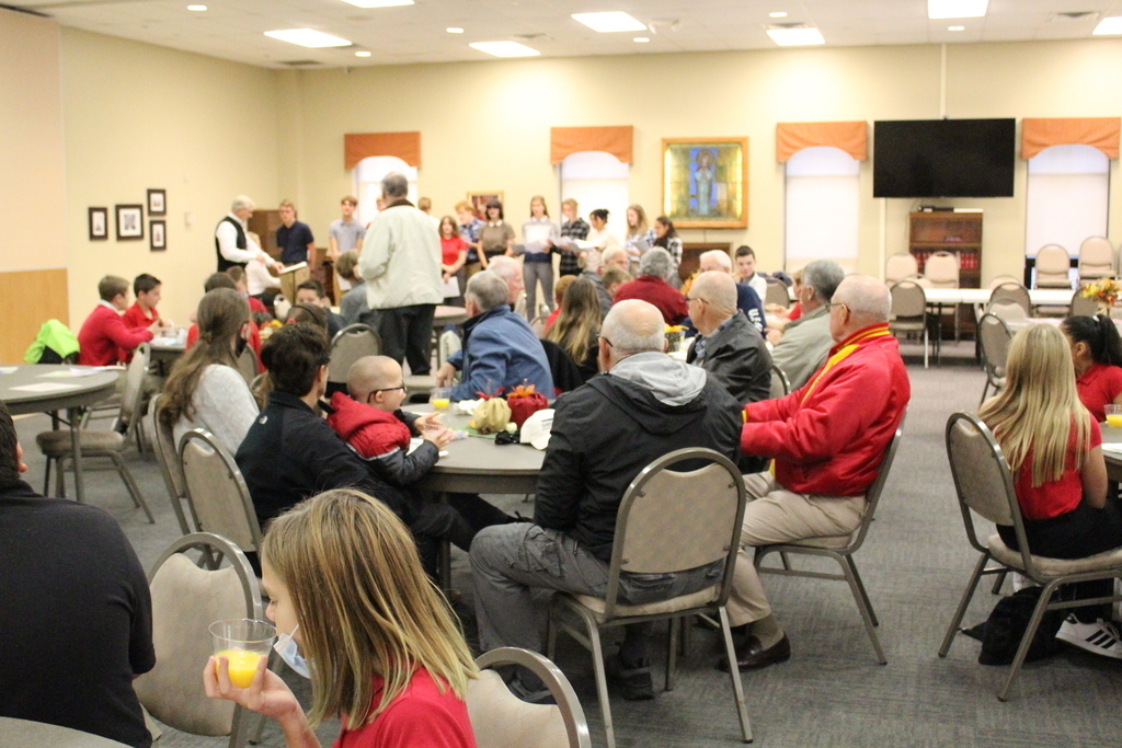 6th grade spends time with Veterans