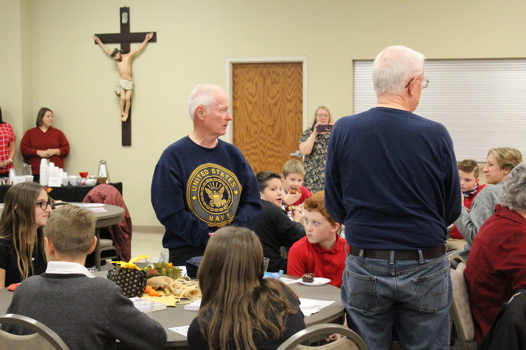 6th grade spends time with veterans